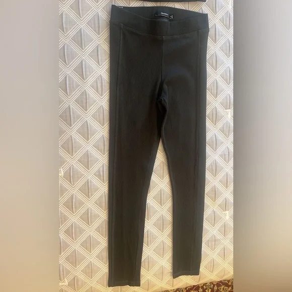 Bershka Olive Stretch Set size S bottoms and M top - Picture 2 of 8